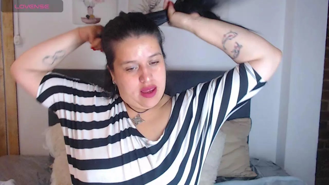 Offline andrea_secret_ on Cam4