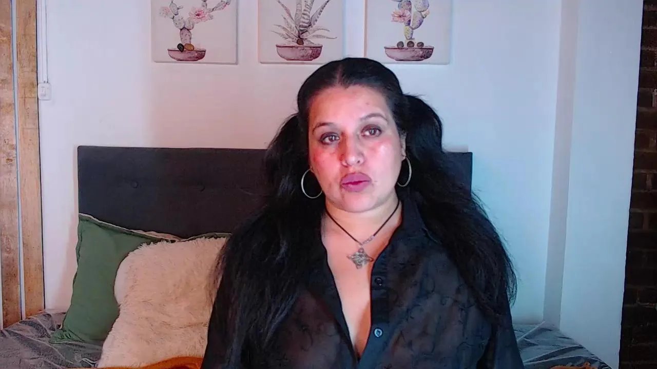 Offline andrea_secret_ on Cam4