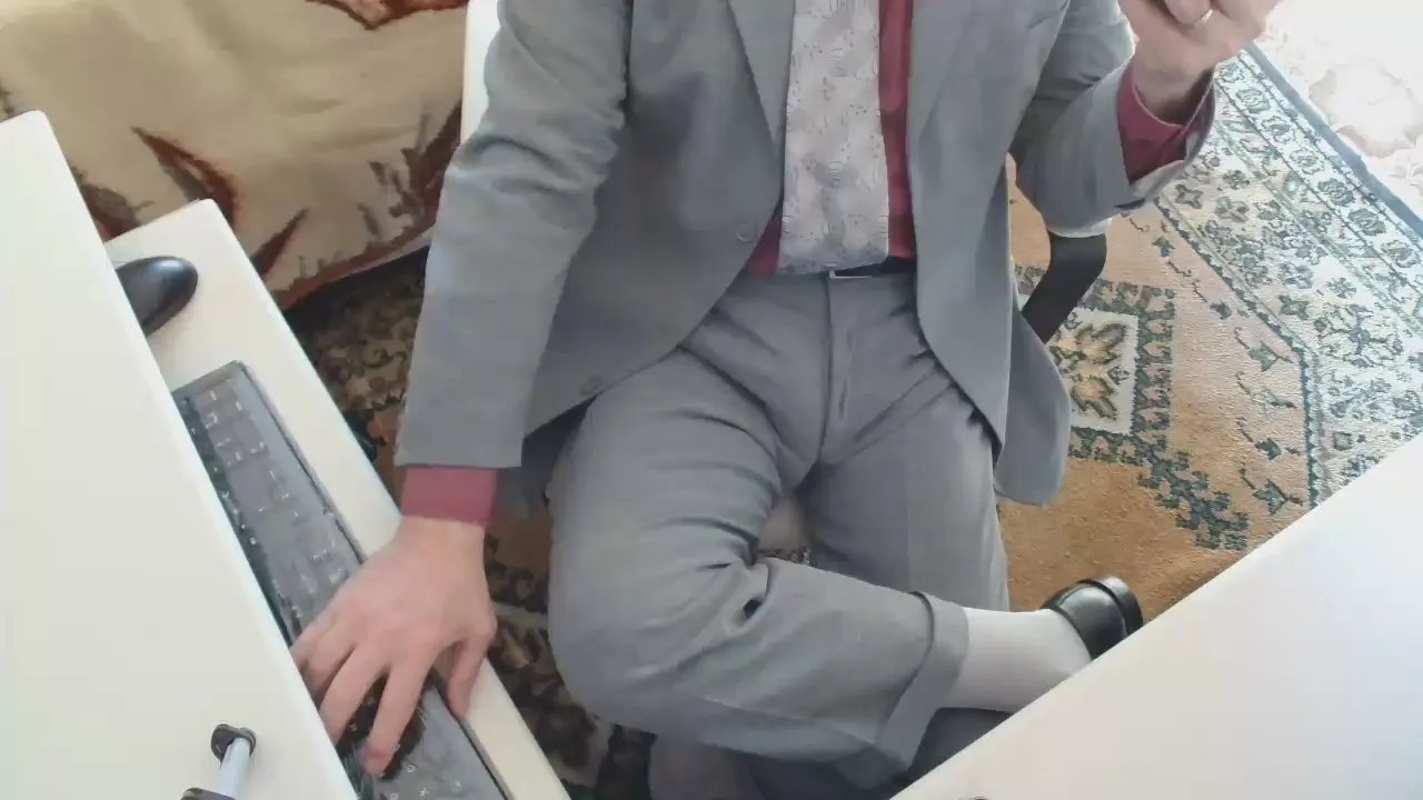 Offline andregrosso24 on Cam4