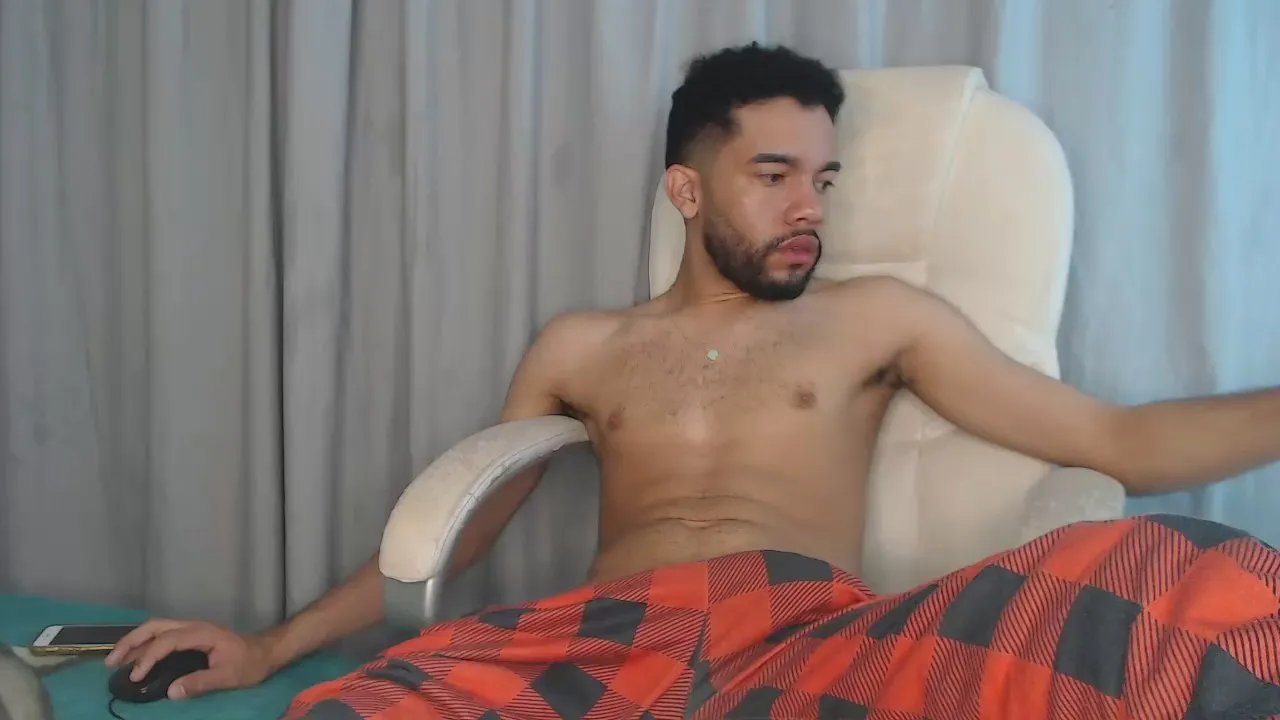 Offline andresnoir_ on Cam4