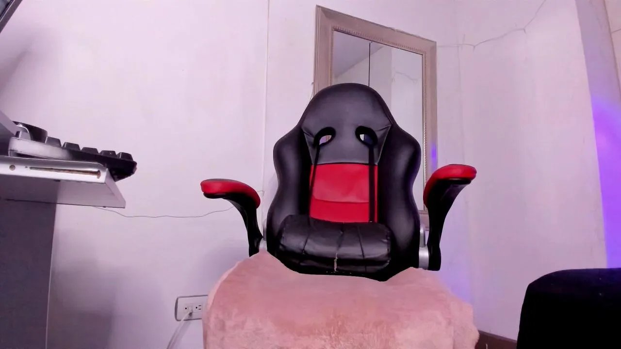 Offline angel_hardy_dl on Cam4