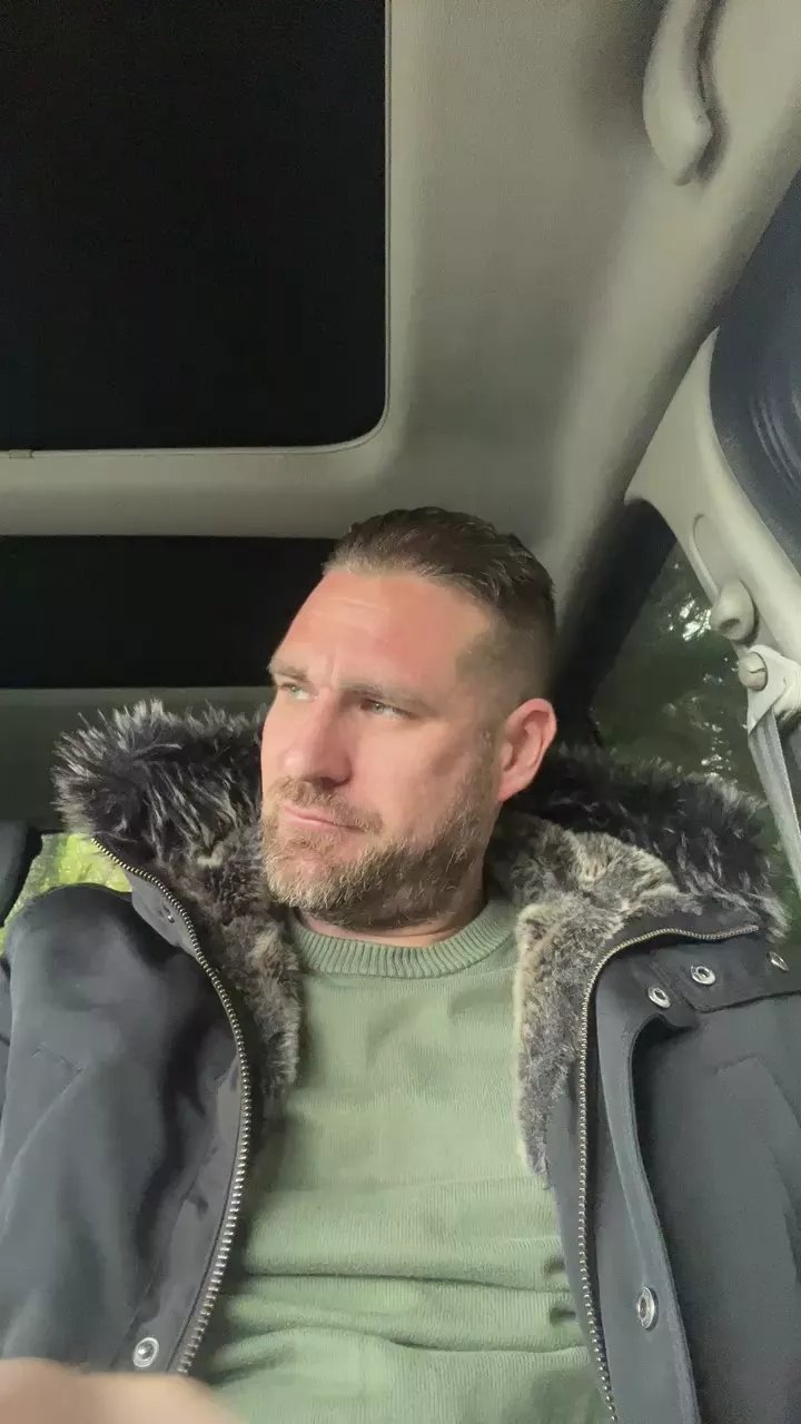 Offline Anjelo79 on Cam4