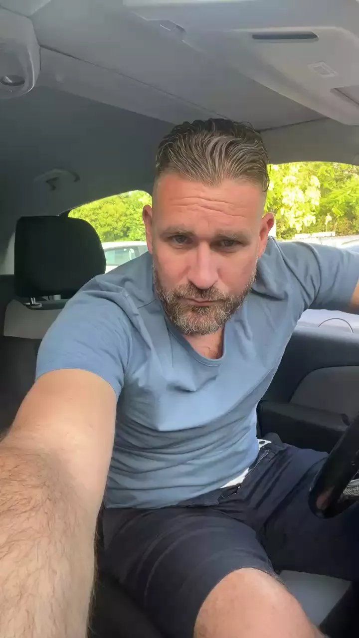 Offline Anjelo79 on Cam4