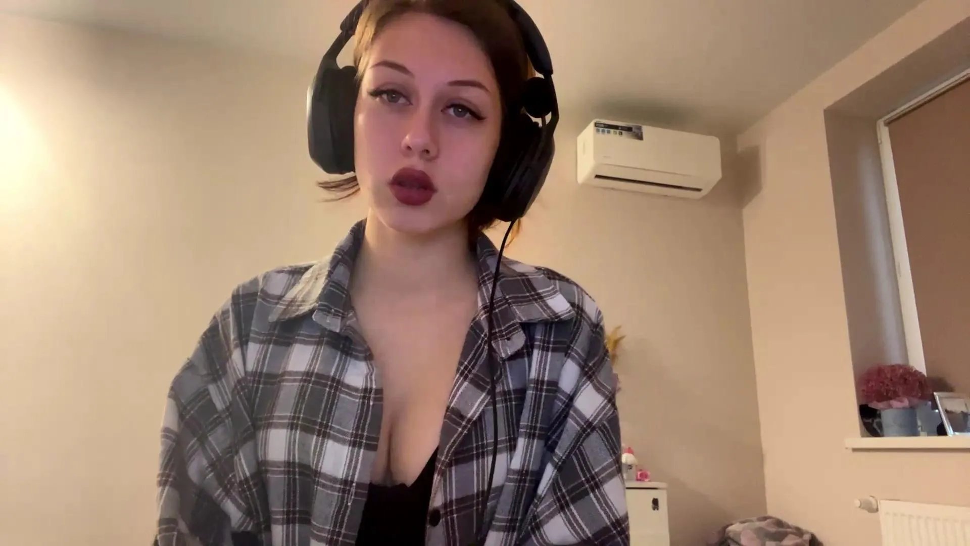 Offline ArdellGusa on Cam4