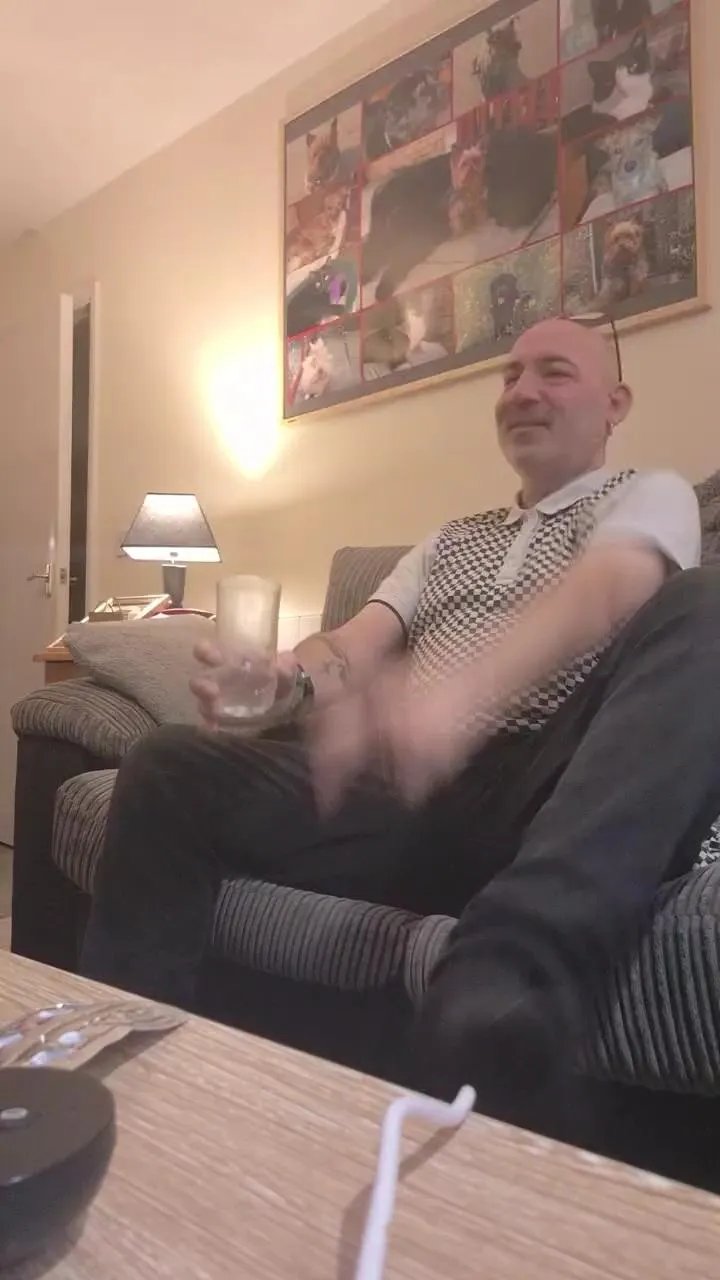 Offline Armysgtbriefs on Cam4