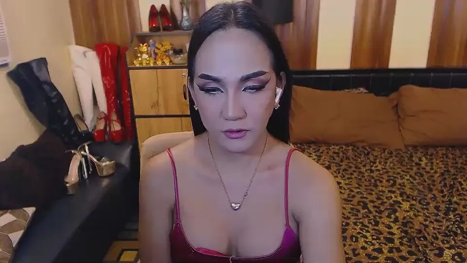 Offline AsianDomAthena on Cam4