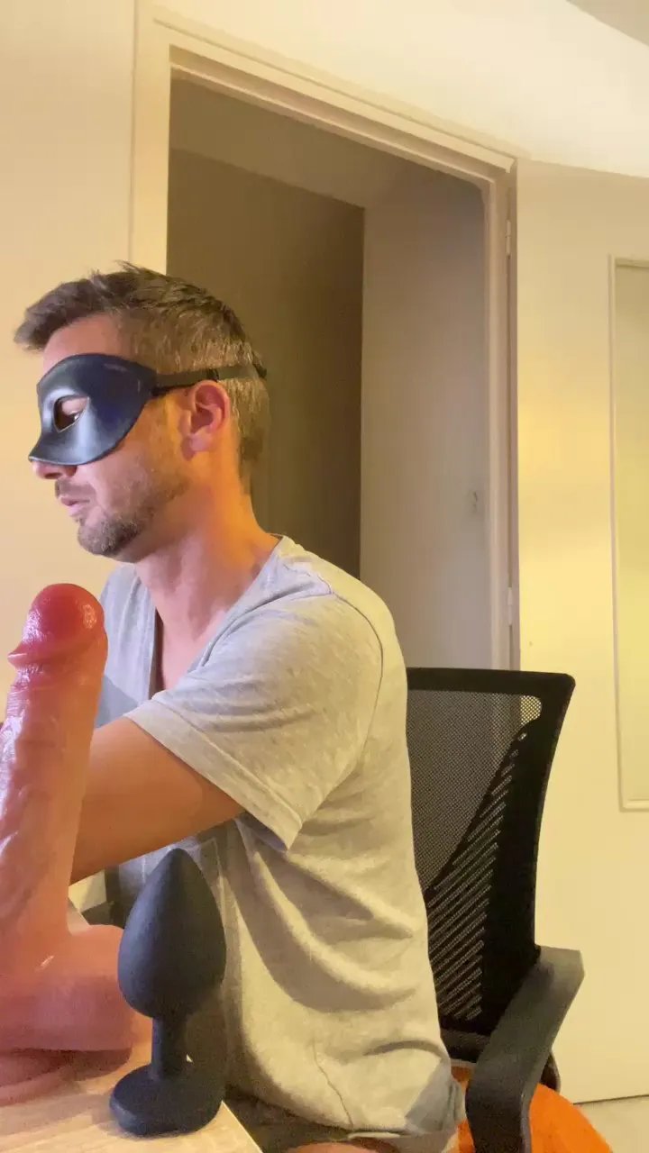 Offline Babyboy2021xxx on Cam4