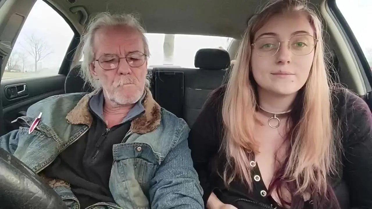 Offline bdsmpaarohnegr1 on Cam4