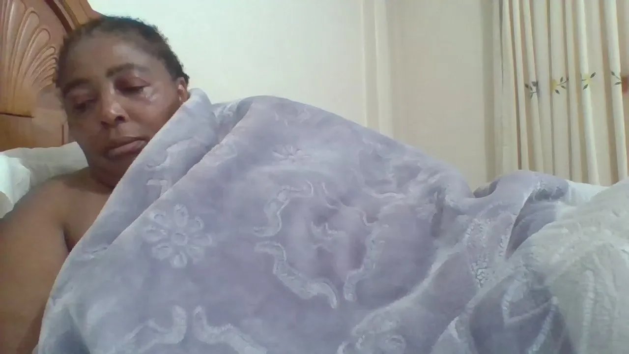 Offline bigpussylipsx53 on Cam4