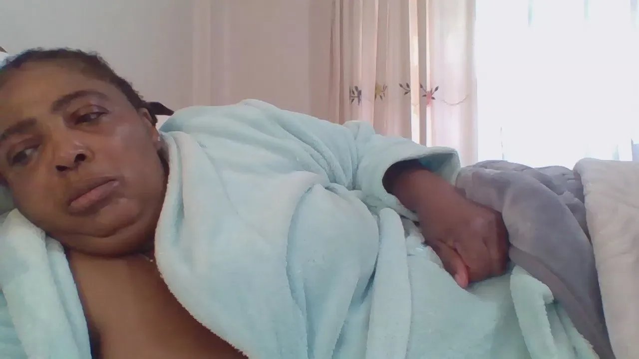 Offline bigpussylipsx53 on Cam4