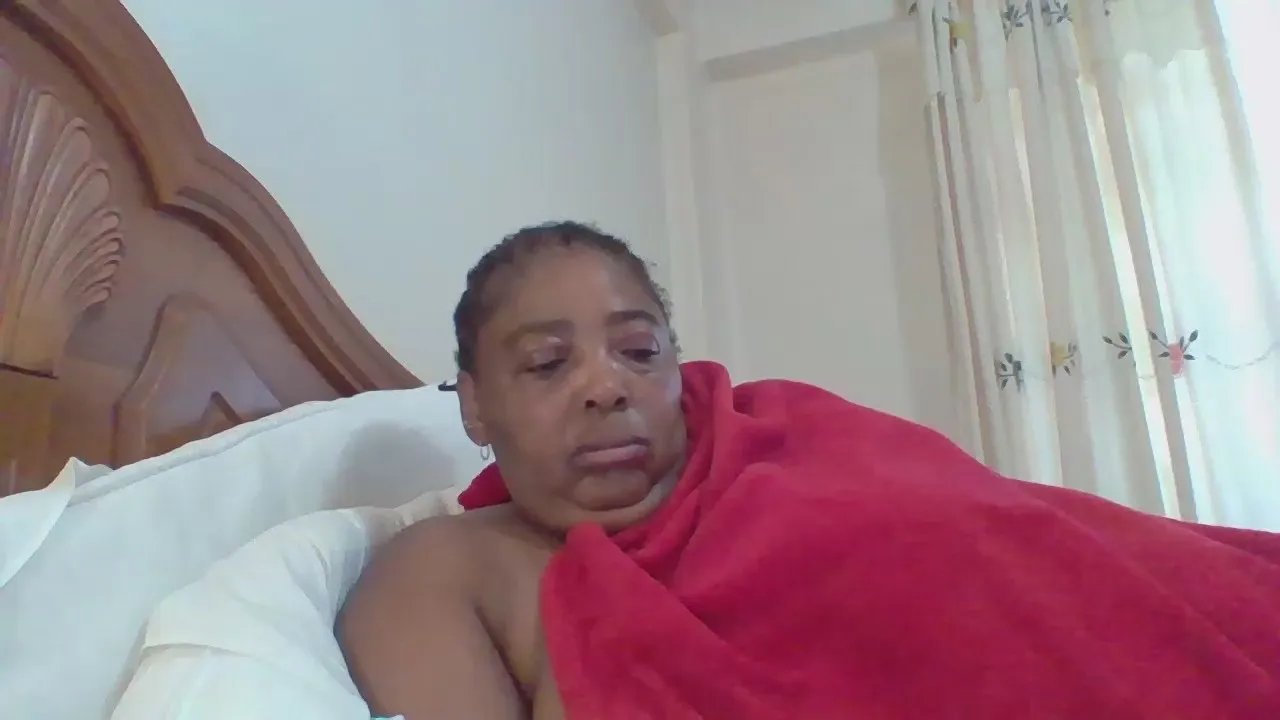 Offline bigpussylipsx53 on Cam4