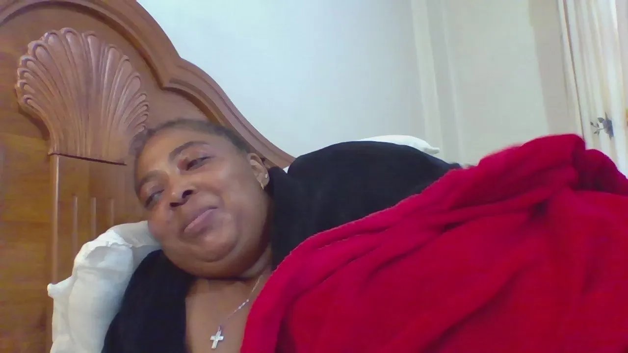 Offline bigpussylipsx53 on Cam4