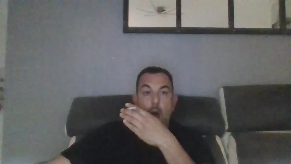 Offline BIRDY1383 on Cam4