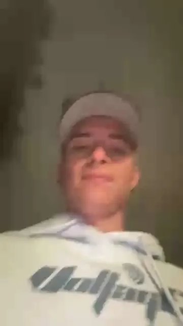 Offline bizarro19 on Cam4