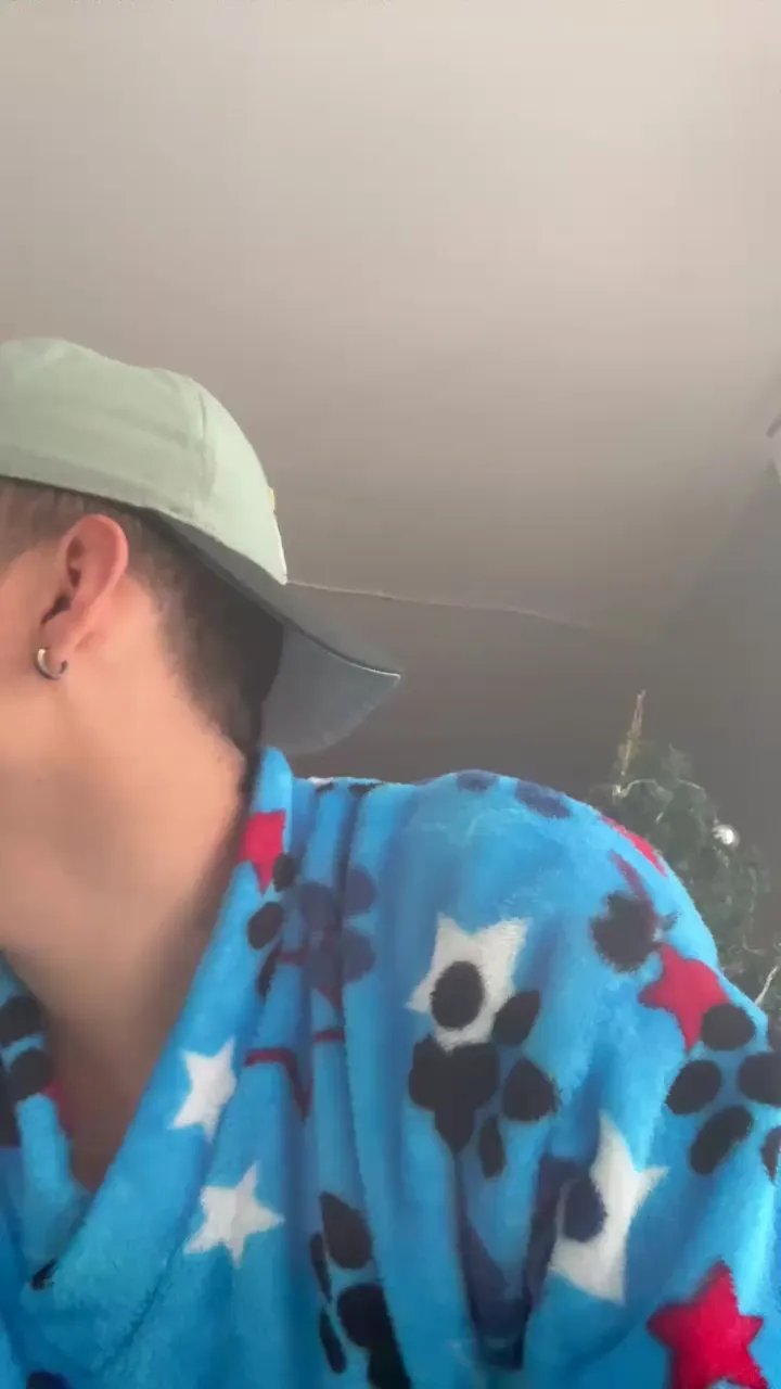 Offline bizarro19 on Cam4