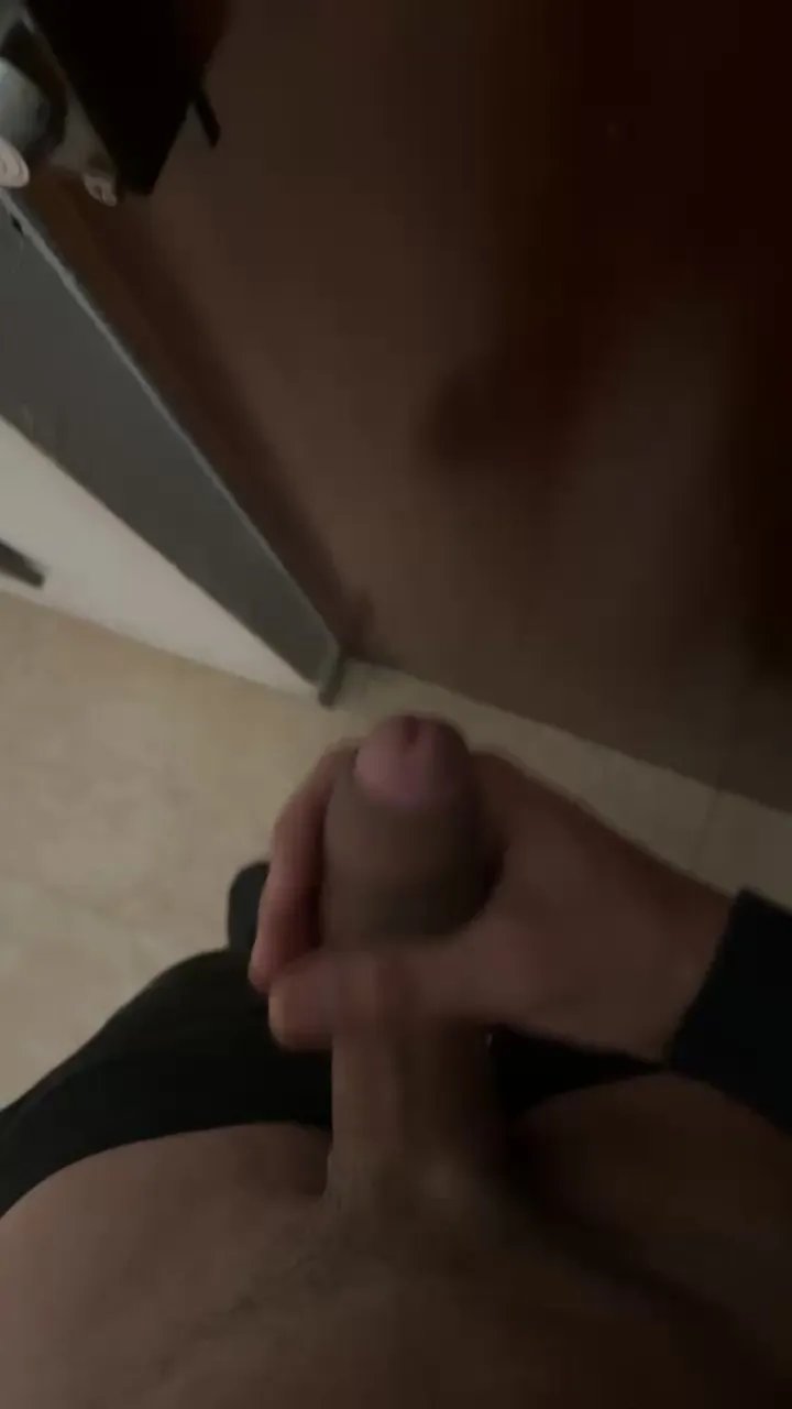 Offline bizarro19 on Cam4