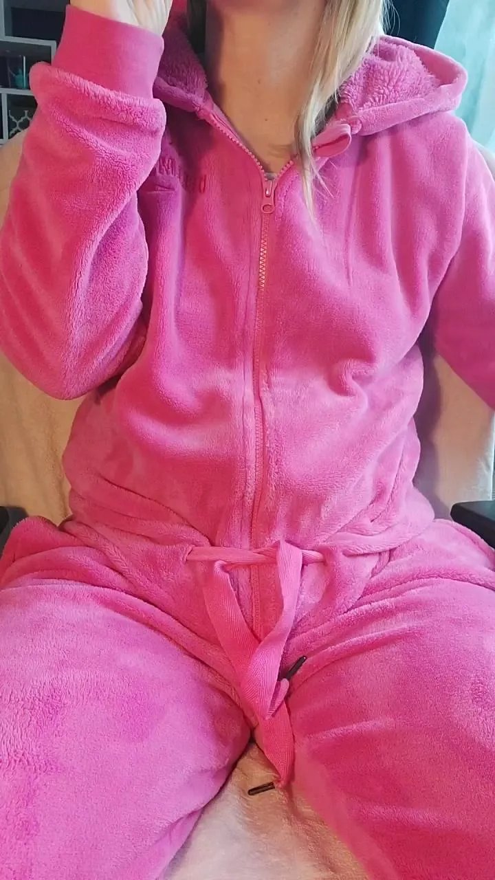 BlueEye_Girl on Cam4