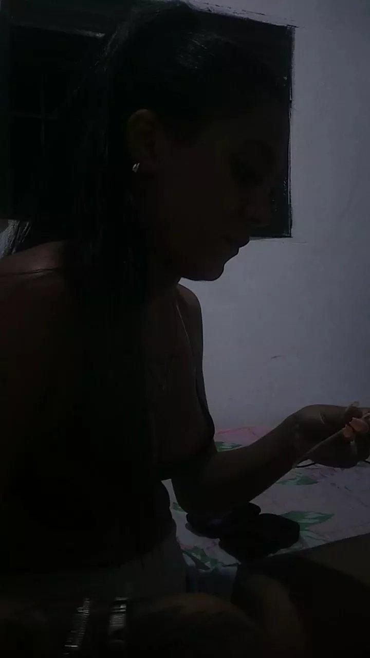 Offline Bruninha251 on Cam4