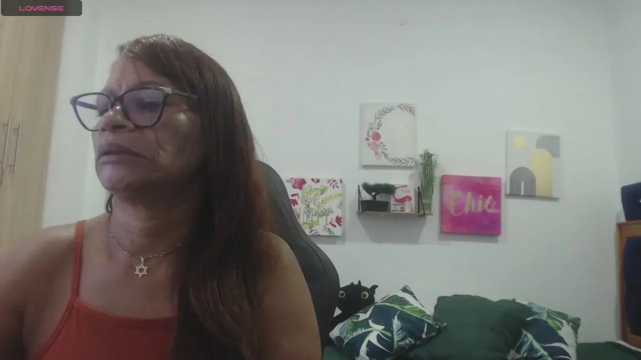 Offline BustyXMilf on Cam4