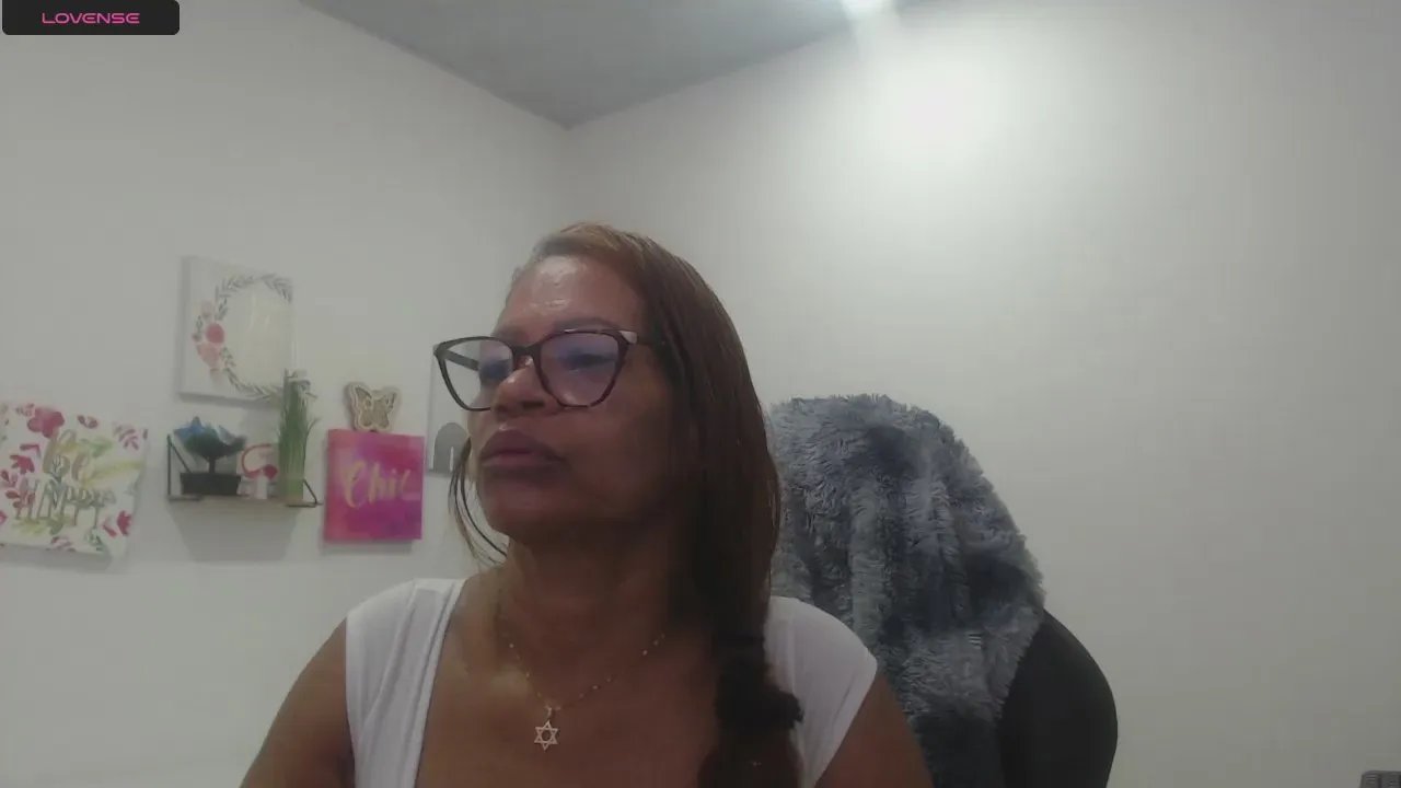 Offline BustyXMilf on Cam4