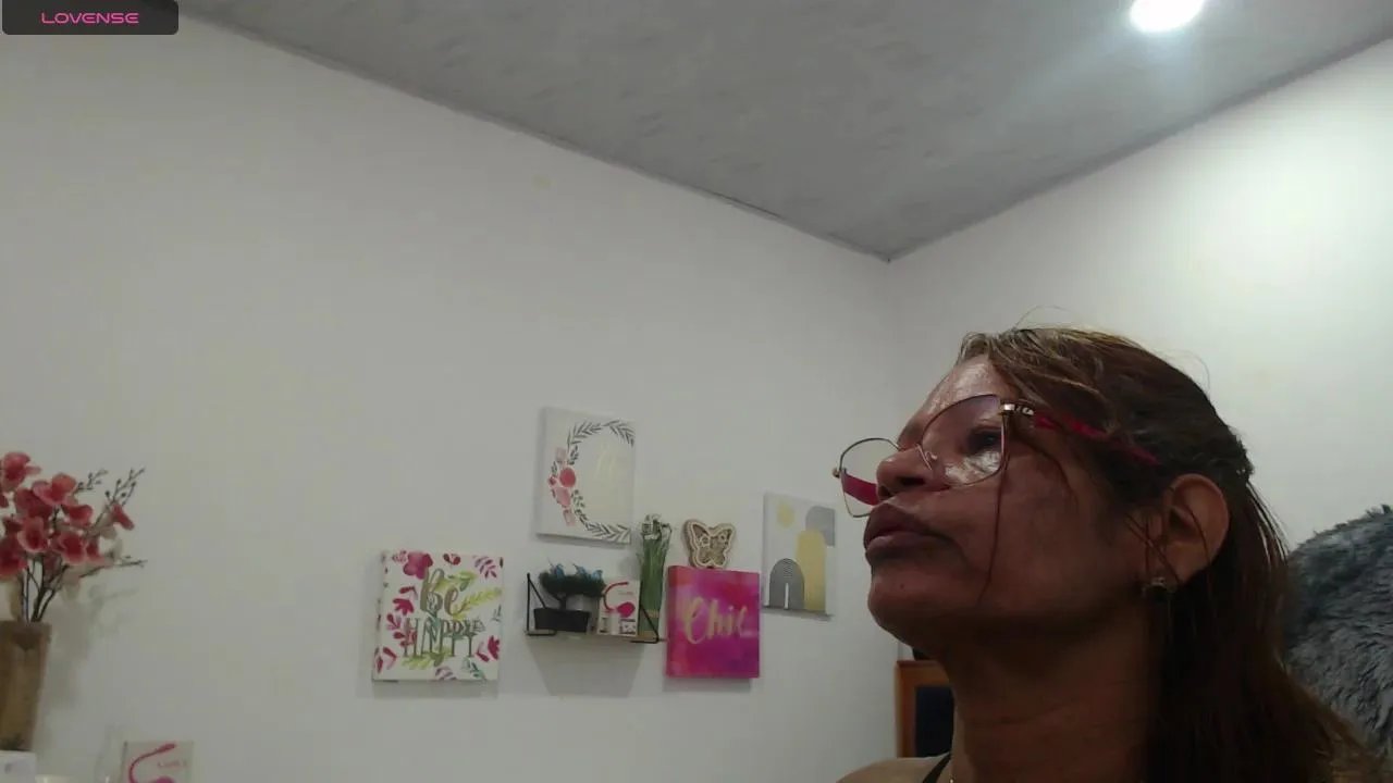 Offline BustyXMilf on Cam4