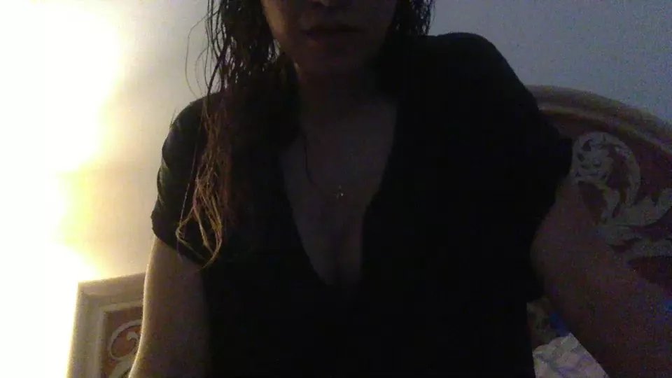 Offline CamiLatam69 on Cam4