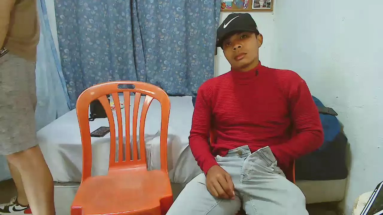 Offline catire85 on Cam4