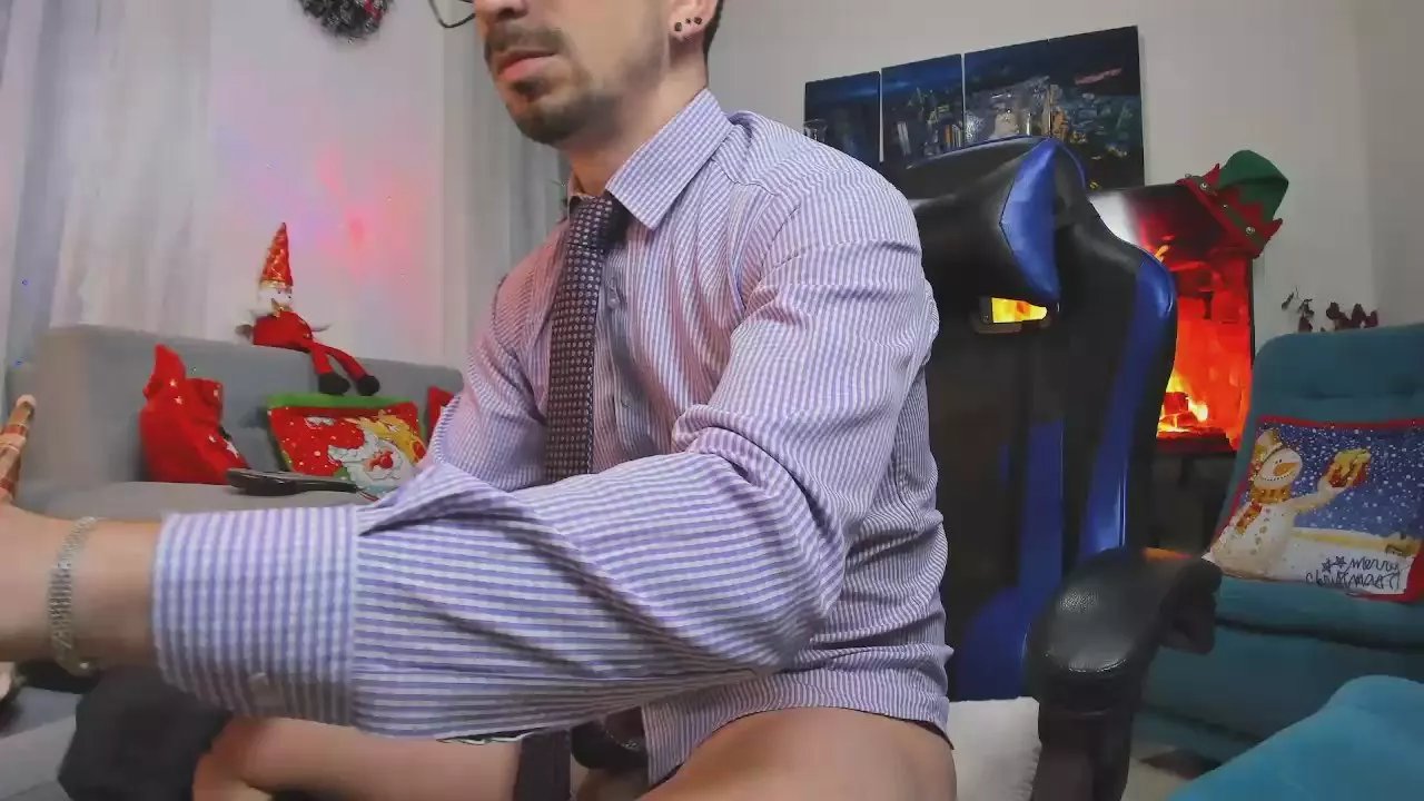 Offline charliebigx1 on Cam4