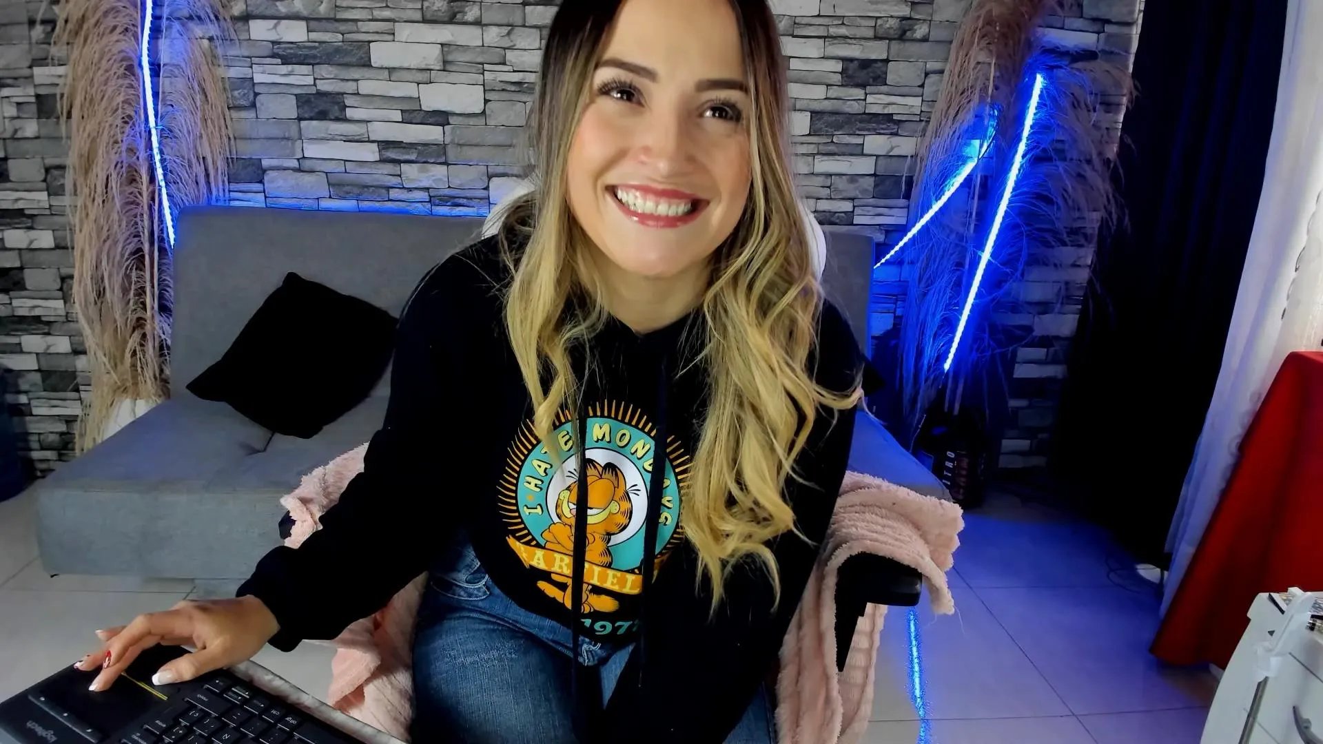 Offline ciindy2_love_ on Cam4