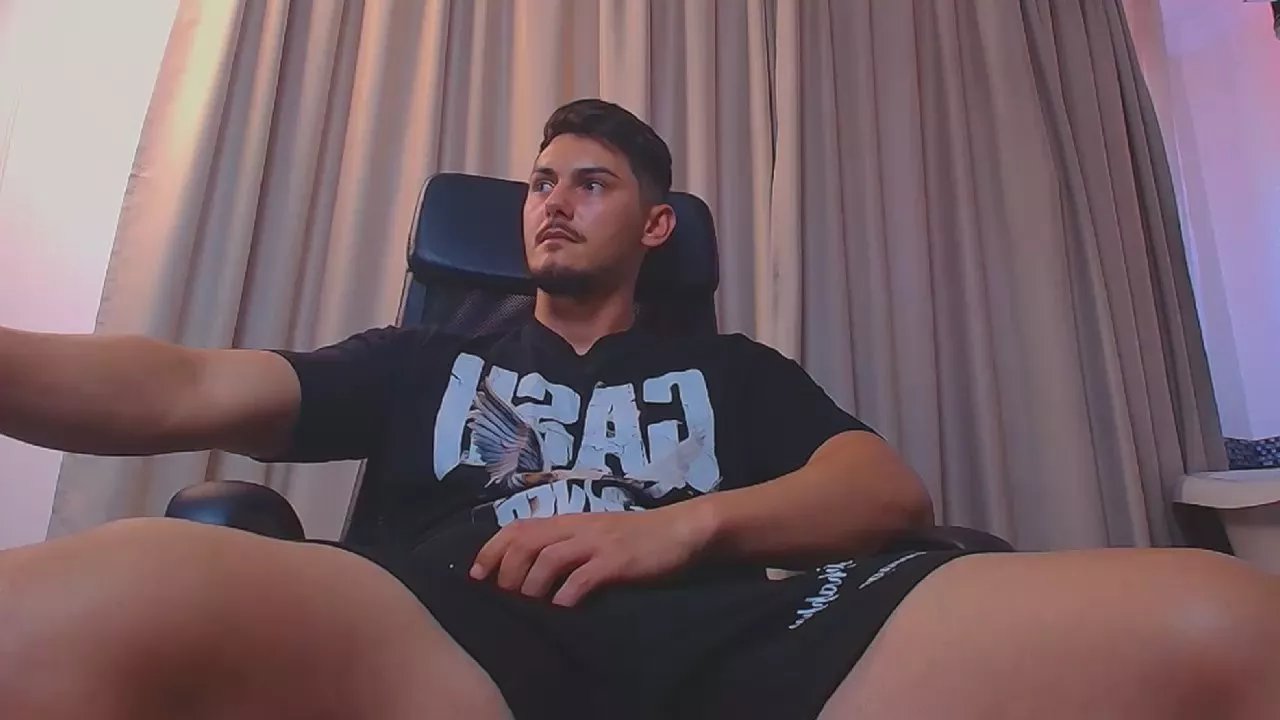 Offline ClintMasters on Cam4