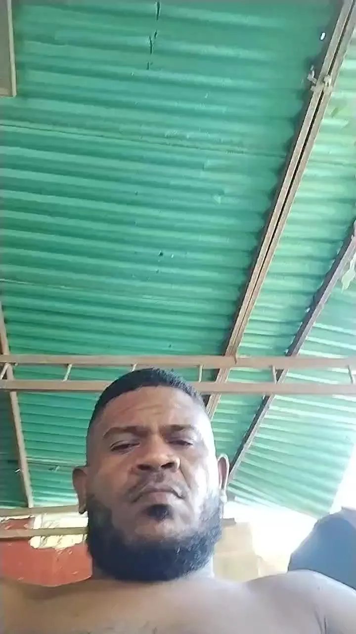 Offline cometa2673 on Cam4