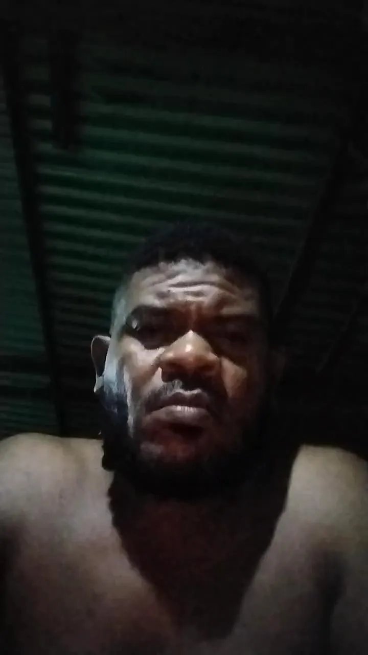 Offline cometa2673 on Cam4