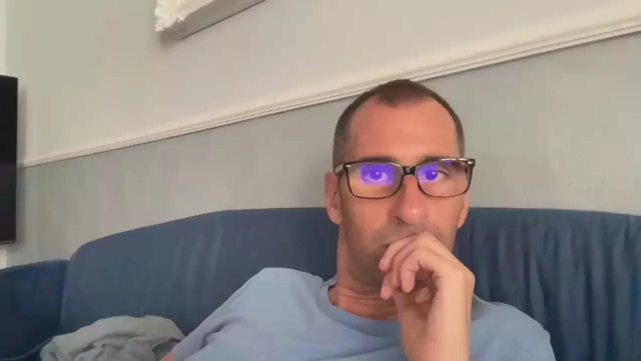 Offline contepappafava on Cam4