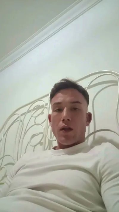 Cristiangonzaa on Cam4