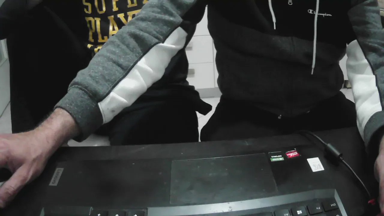 Offline CuriousFriends1 on Cam4