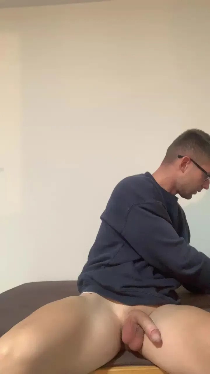 Offline davidhot95 on Cam4