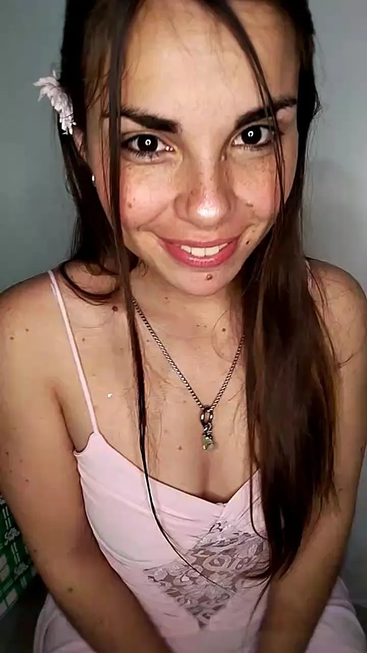 Offline Desiree025 on Cam4