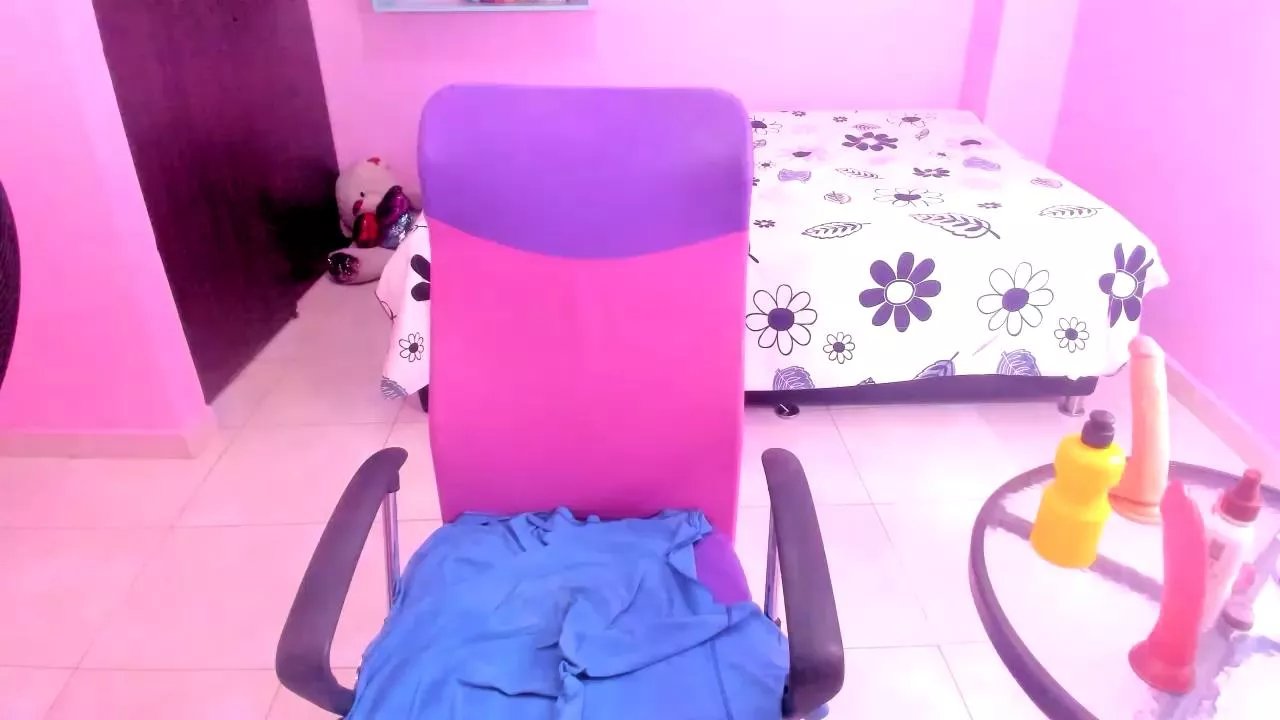 Offline dirty__milf on Cam4