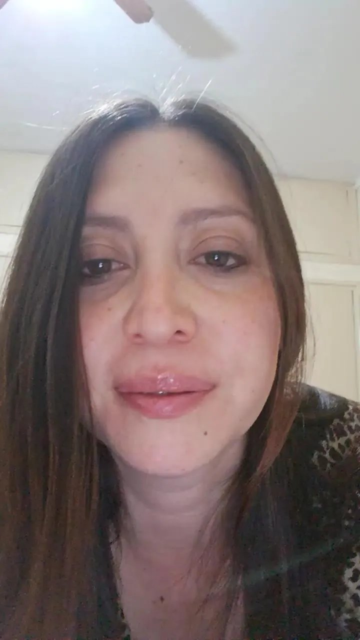 Offline Divahot1 on Cam4