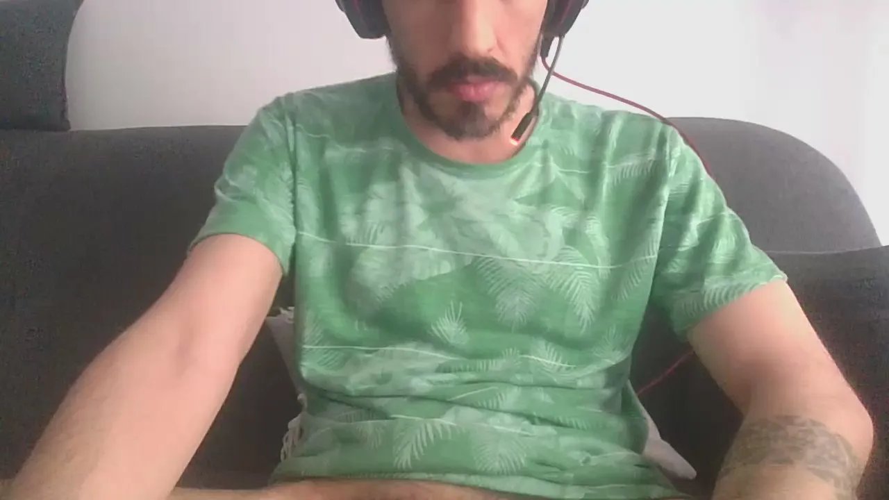 Offline dogo90 on Cam4