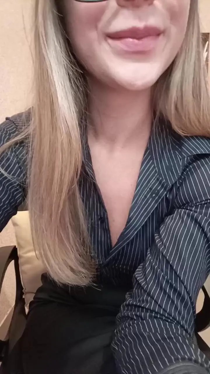 Offline dzinblondi on Cam4