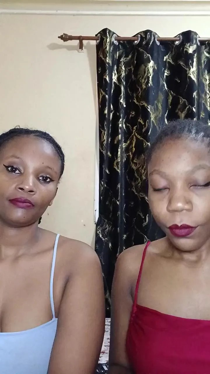 Offline Ebbonylover on Cam4