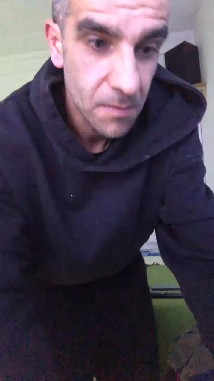 Offline Elabahi69 on Cam4