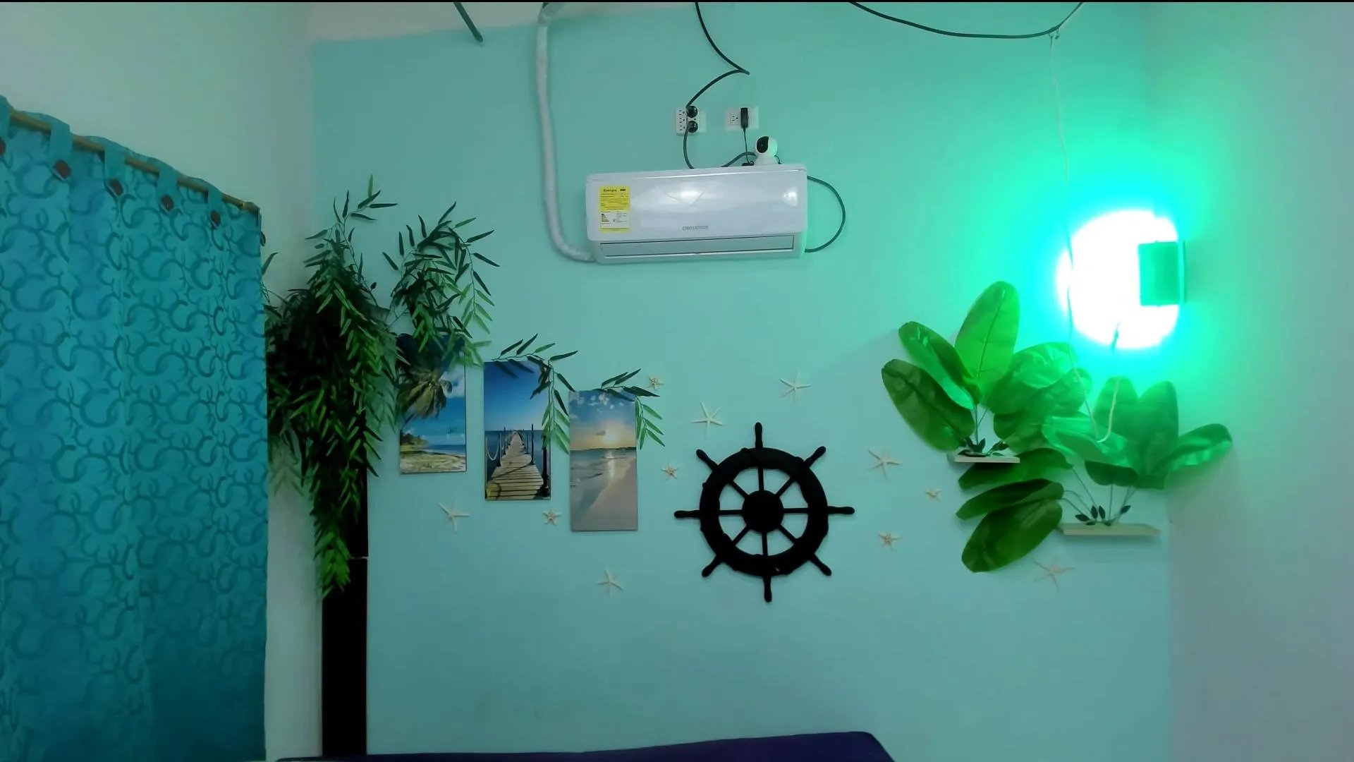 Offline eladyrous98 on Cam4