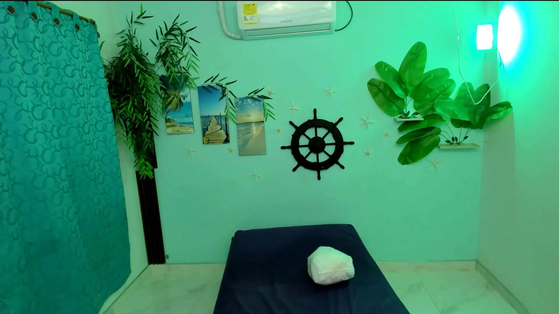 Offline eladyrous98 on Cam4