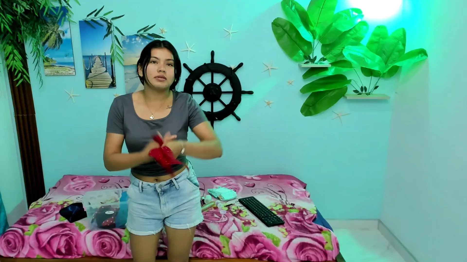 Offline eladyrous98 on Cam4