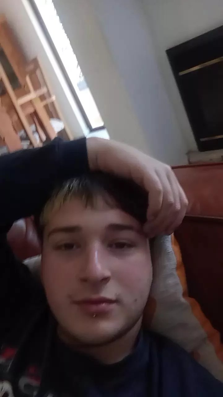 Offline elfrutass on Cam4