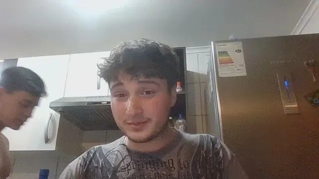 Offline elfrutass on Cam4