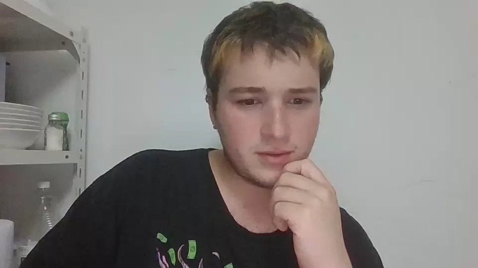 Offline elfrutass on Cam4