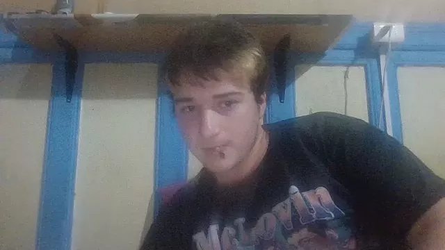 Offline elfrutass on Cam4